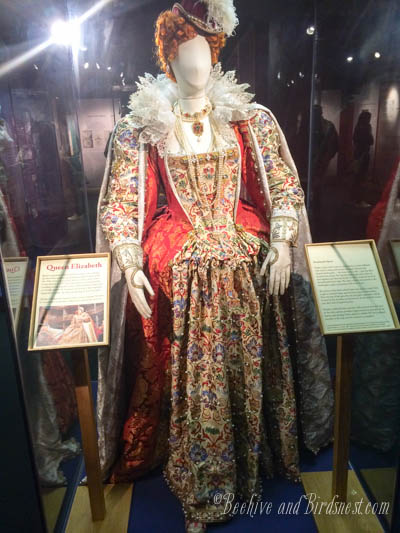 Queen Elizabeth costume